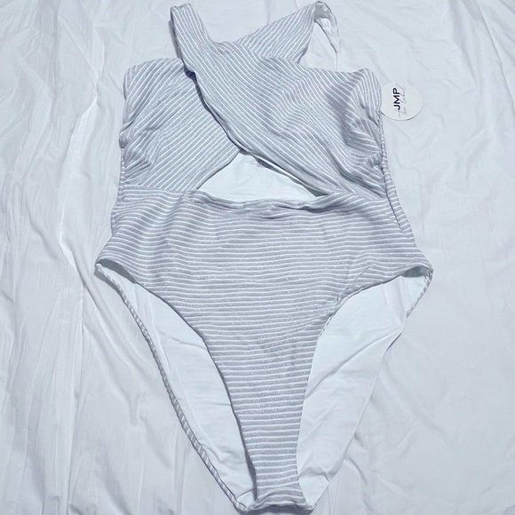 JMP The Label Cheyenne One Piece - Picture 4 of 4